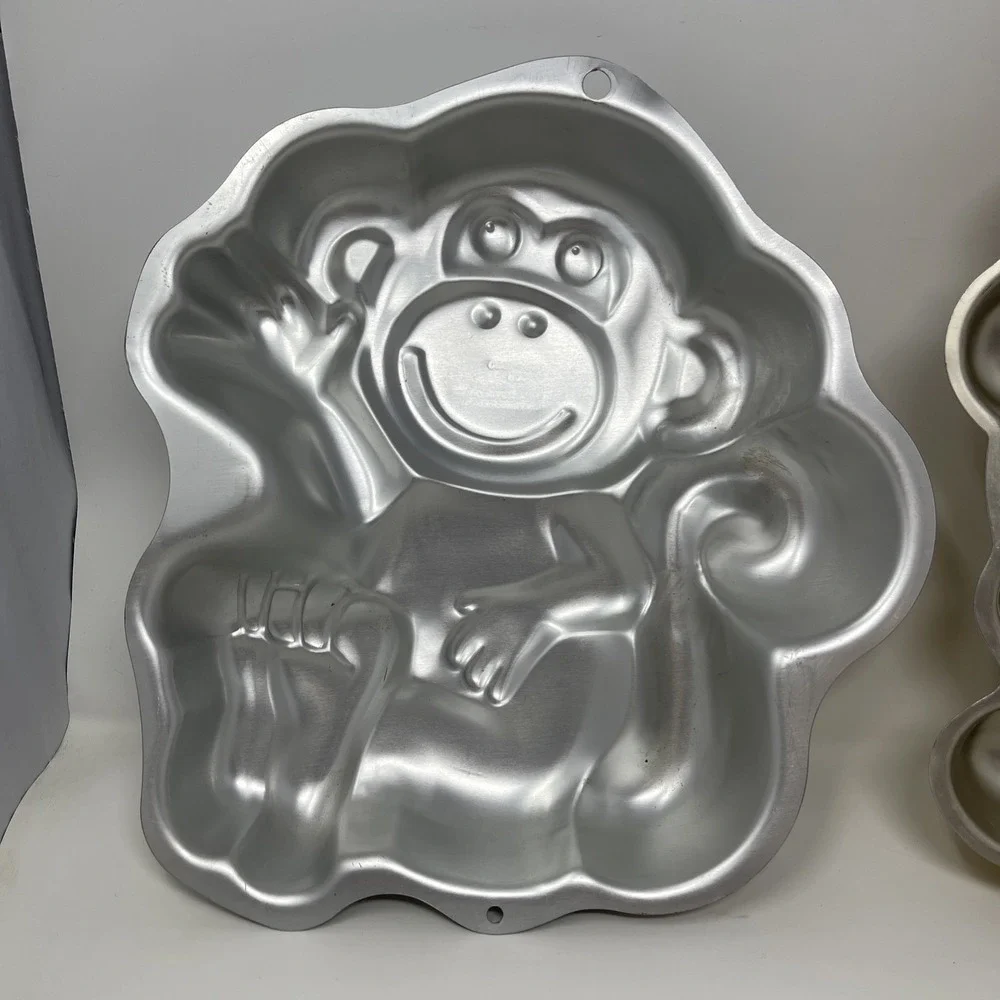 Lot Of 2 Wilton Cake Pans Monkey And Winnie The Pooh